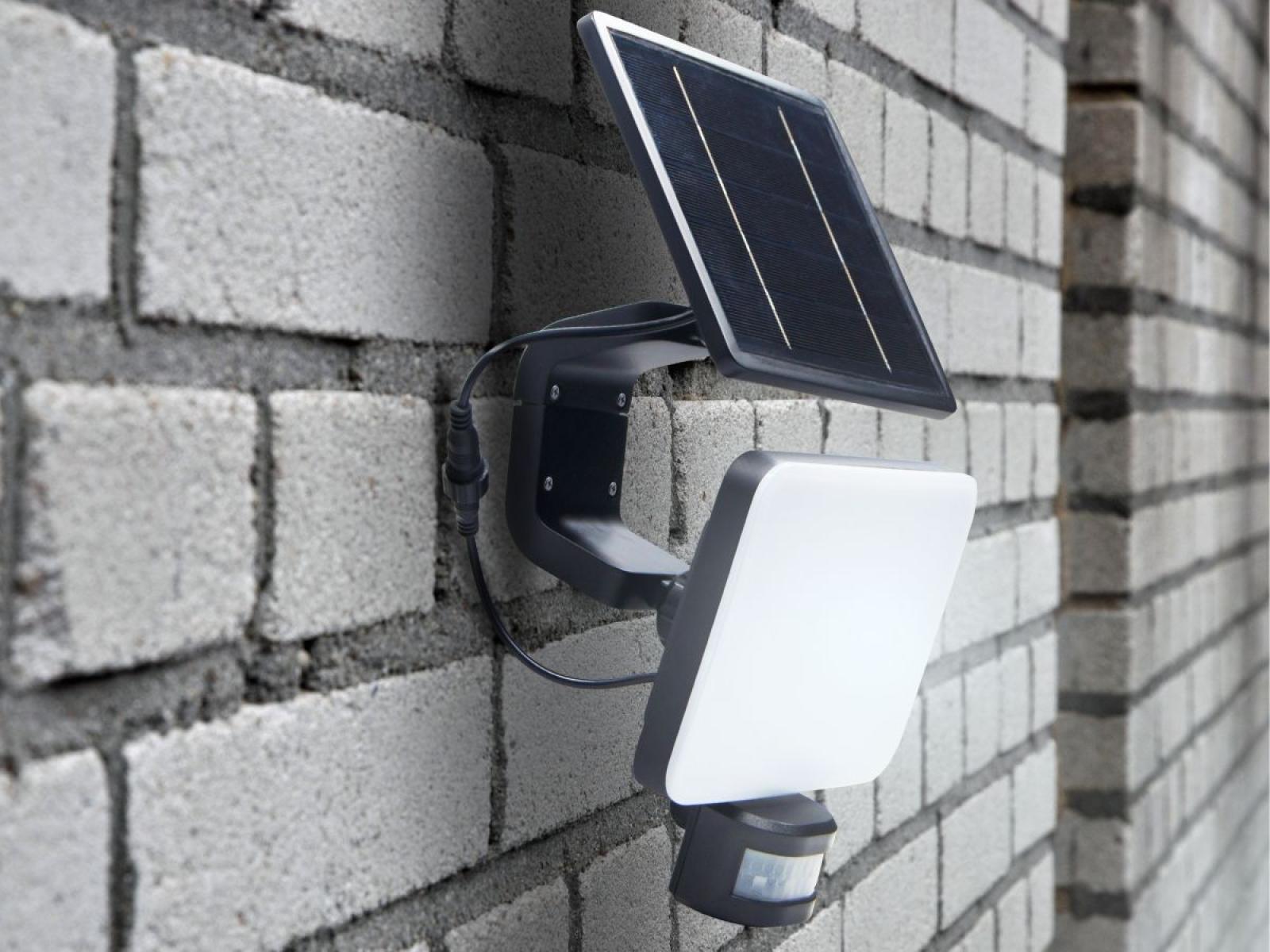 LED čierne vonkajšie solárne svietidlo so senzorom 12W / 3000K - 4100K - 6500K - LS022 – Obrázok 14