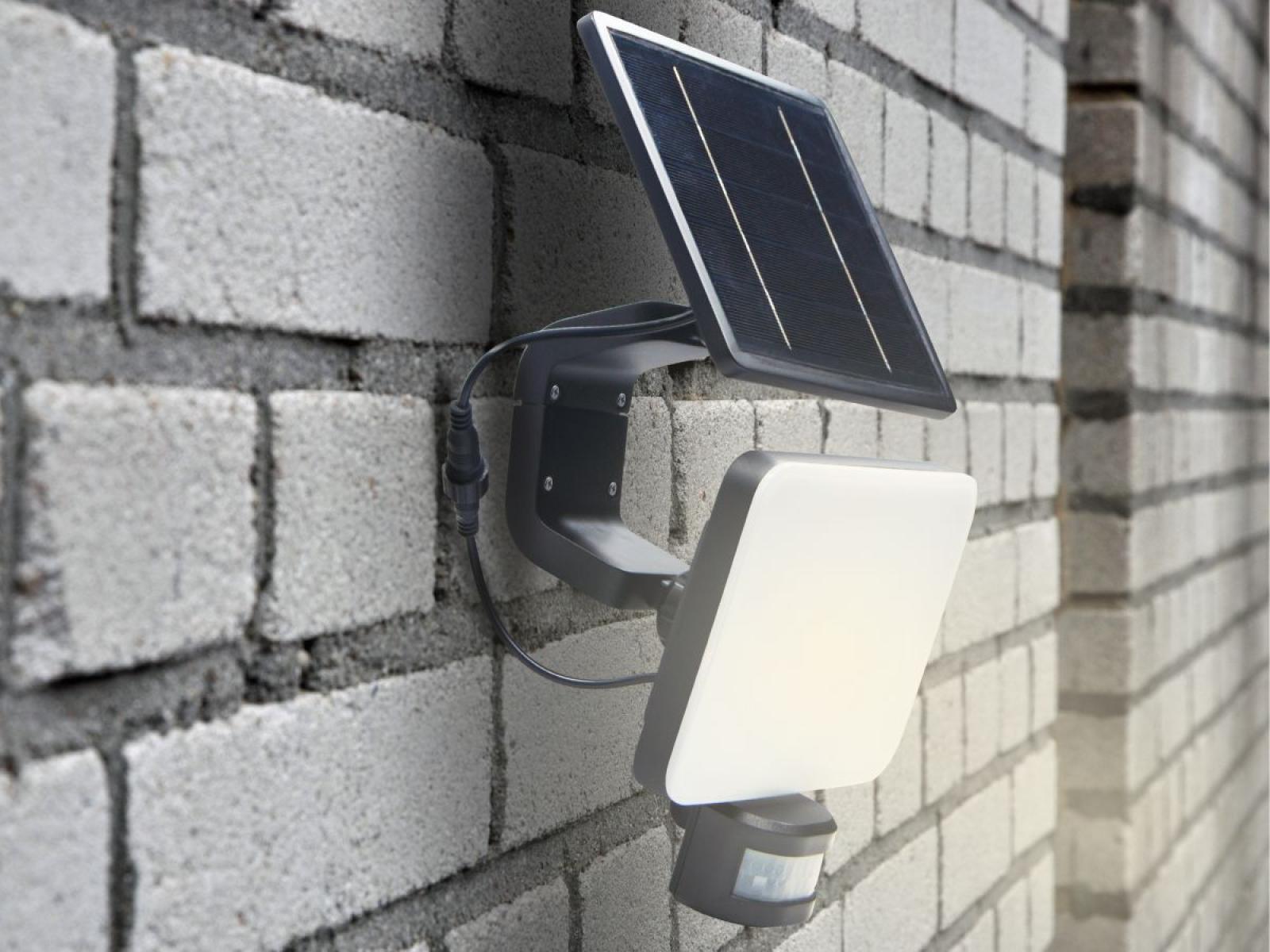 LED čierne vonkajšie solárne svietidlo so senzorom 12W / 3000K - 4100K - 6500K - LS022 – Obrázok 19