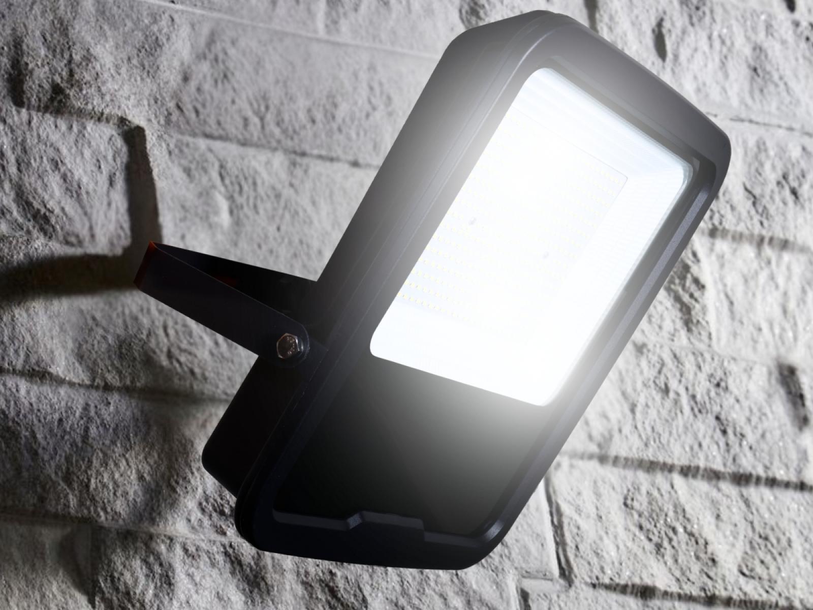 Vonkajší LED PROFI reflektor 200W / 5000K / BK - LF6027 – Obrázok 3